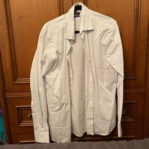 Beautiful button up shirt. Size L